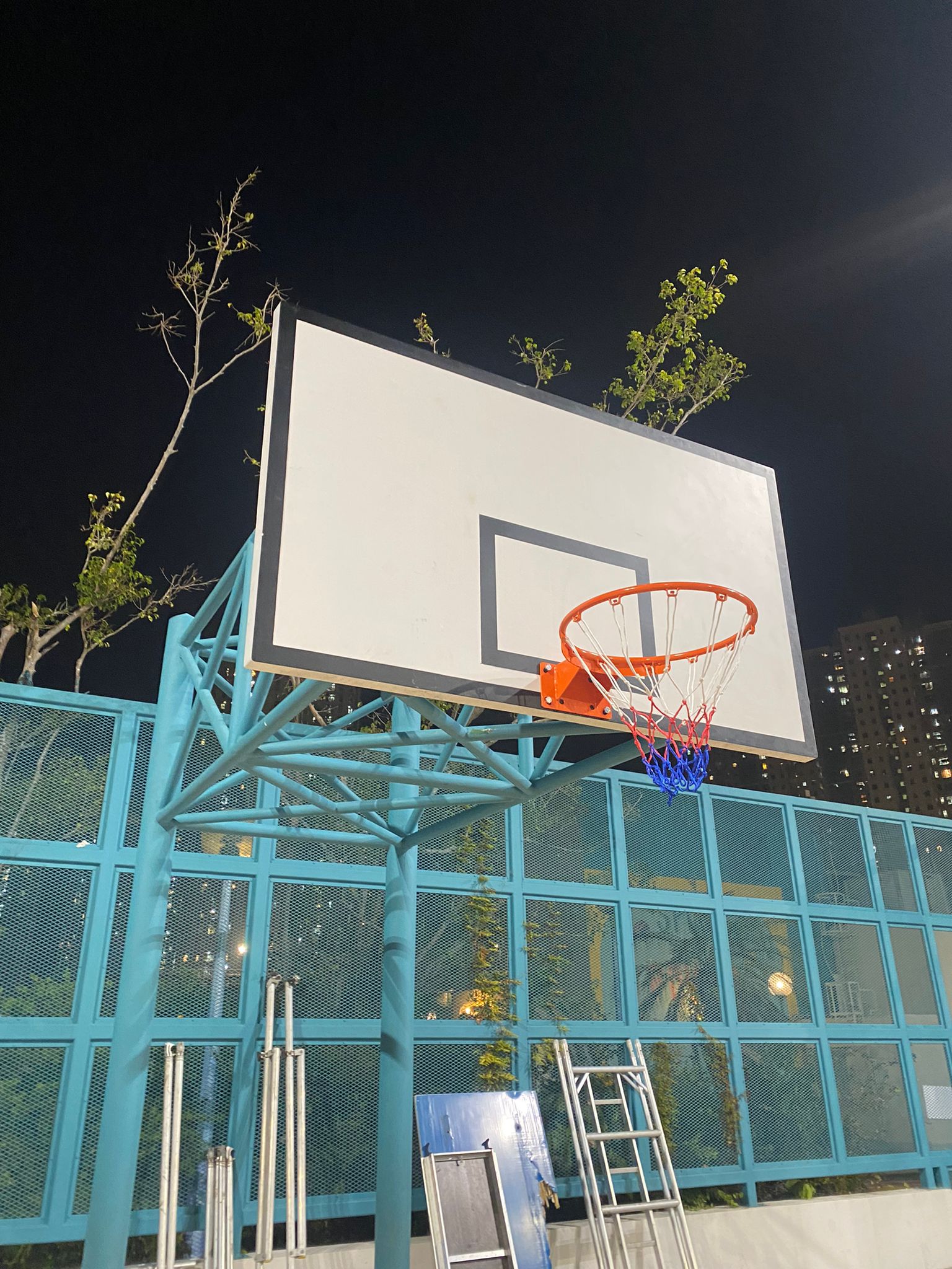 更換籃球板 圖片 1